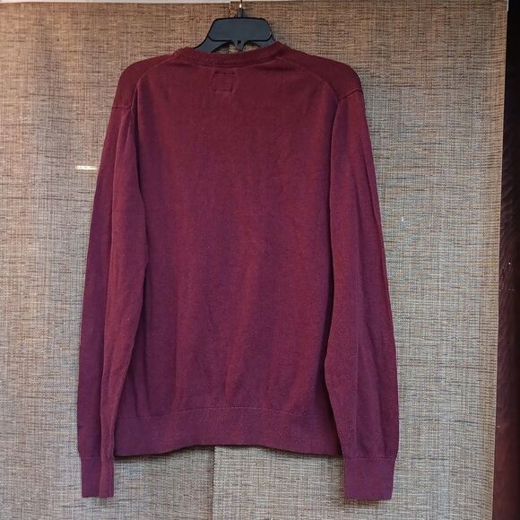 St. John's Bay Men's Maroon Cotton Blend V-Neck Sweater - Picture 3 of 3